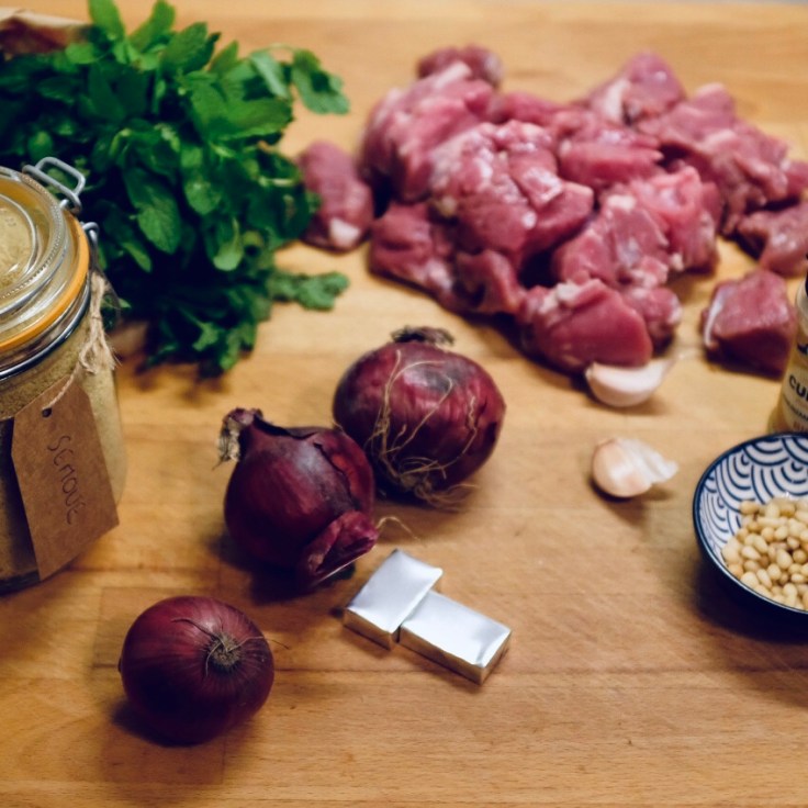Recette-agneau-pignons-blog-semoule-menthe